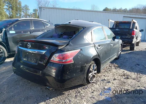 2015 Nissan Altima 2.5 S z USA, uszkodzony, nr VIN 1N4AL3AP1FC588142